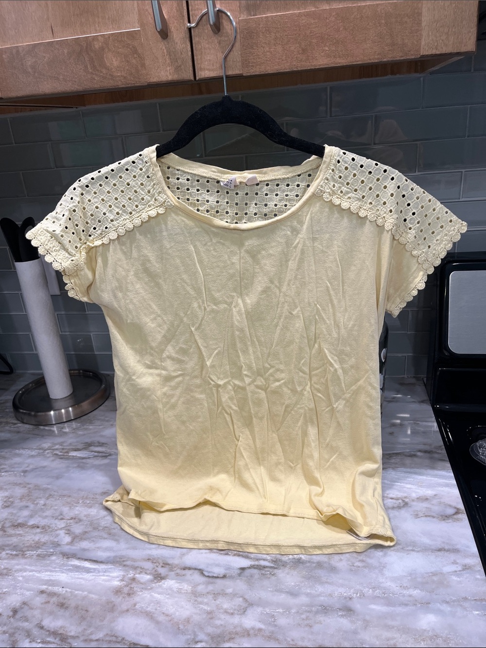 GAP kids girls size XXL light yellow Eyelet Sleeve Knit Top